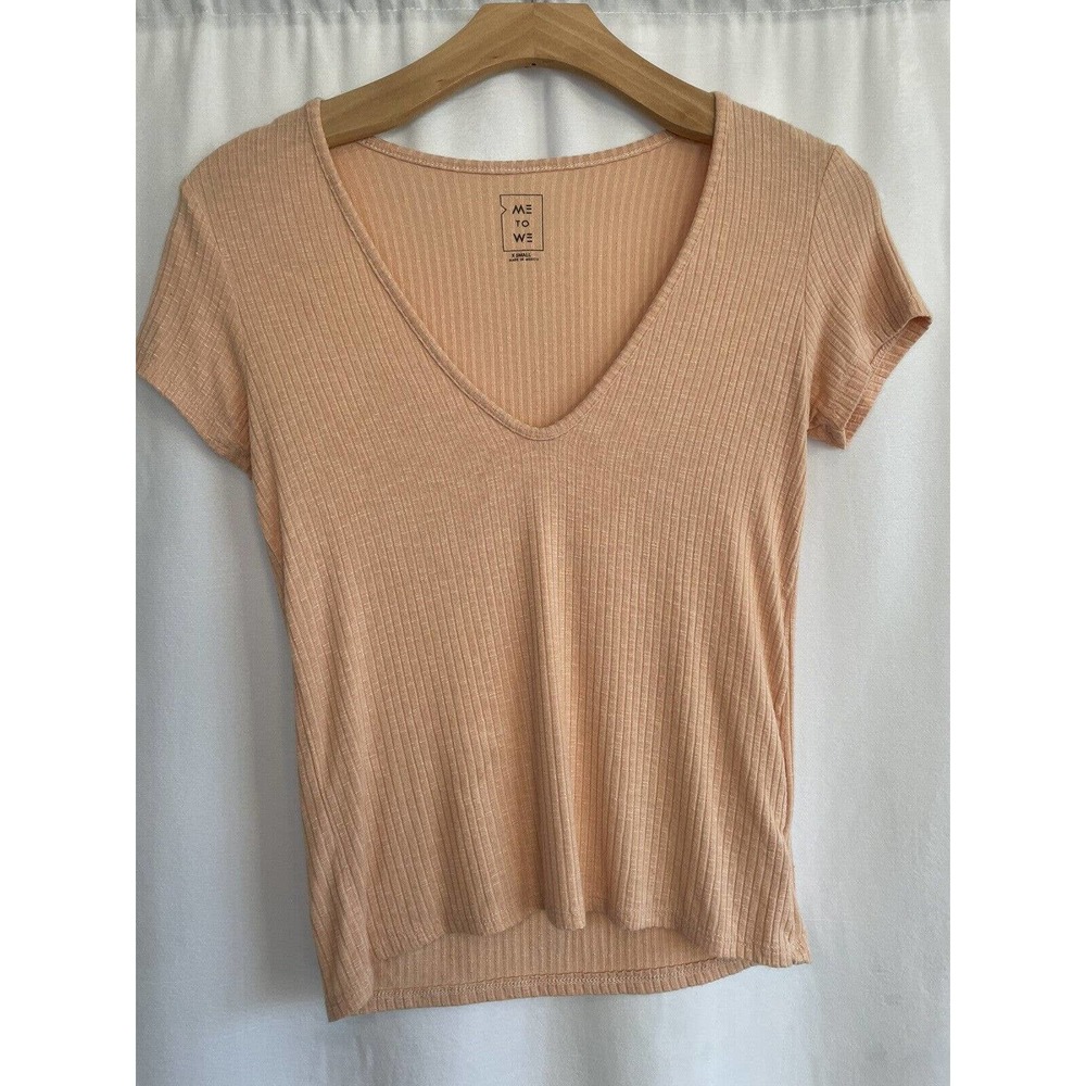 Me to We Womens Top sz XS Coral Short Sleeve V Neck Lightweight Ribbed Stretch